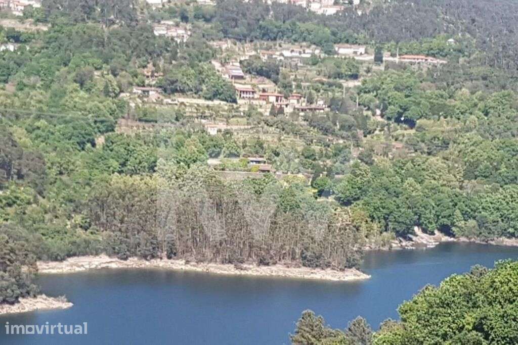 Terreno Gêres - Rio Cavado , Barragem da Caniçada - Grande imagem: 2/7