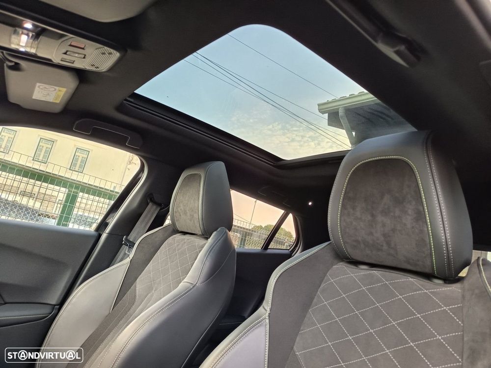 Peugeot e-2008 50 kWh GT - 12