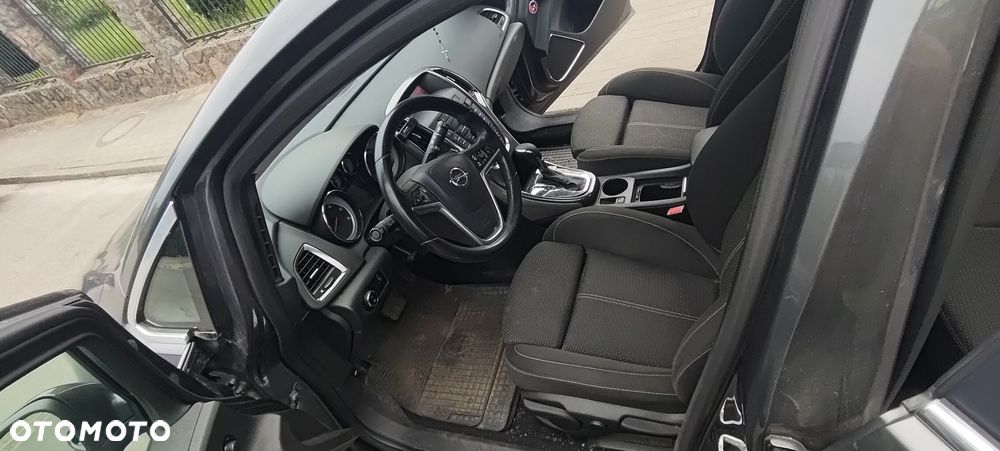 Opel Astra 2010 photo 5