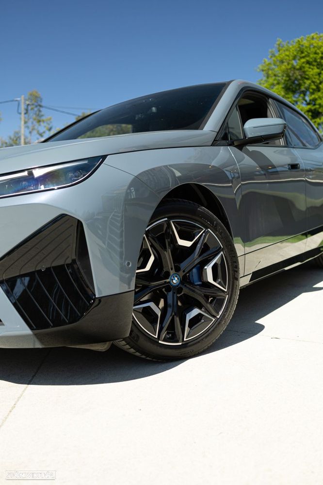 BMW iX xDrive 40 Pack Desportivo - 47