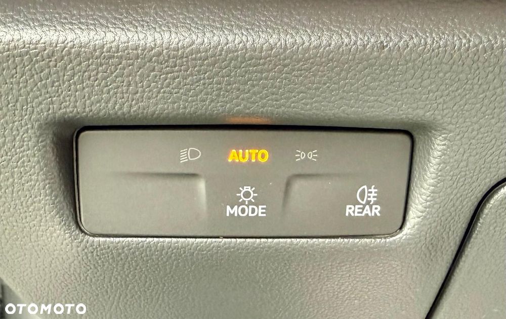 Volkswagen Passat 2.0 TDI SCR Business Plus DSG - 24