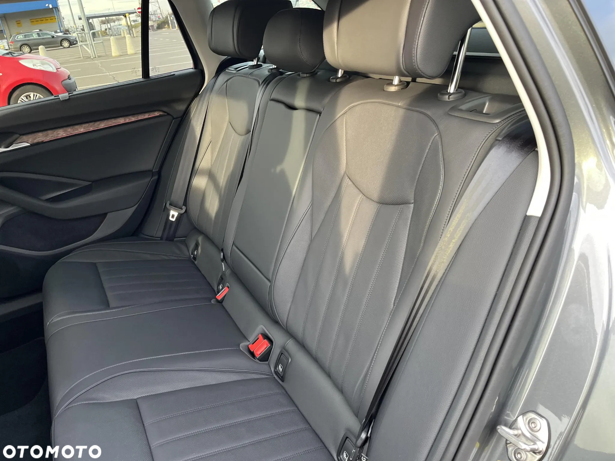 Skoda Superb 2.0 TDI SCR 4x4 L&K DSG - 16