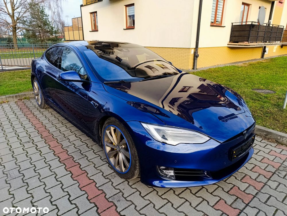 Tesla Model S - 22
