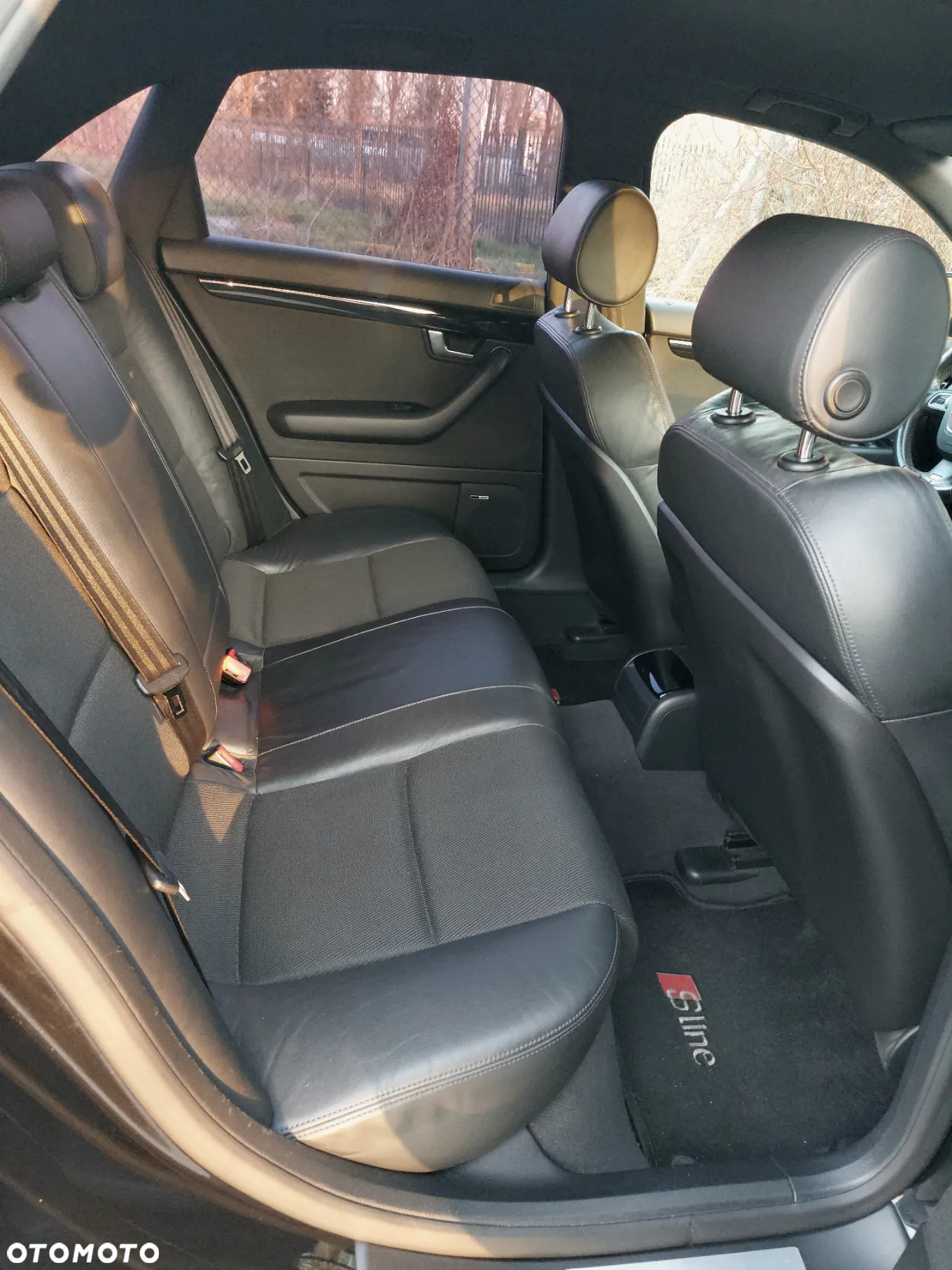 Audi A4 2.0 T FSI - 13