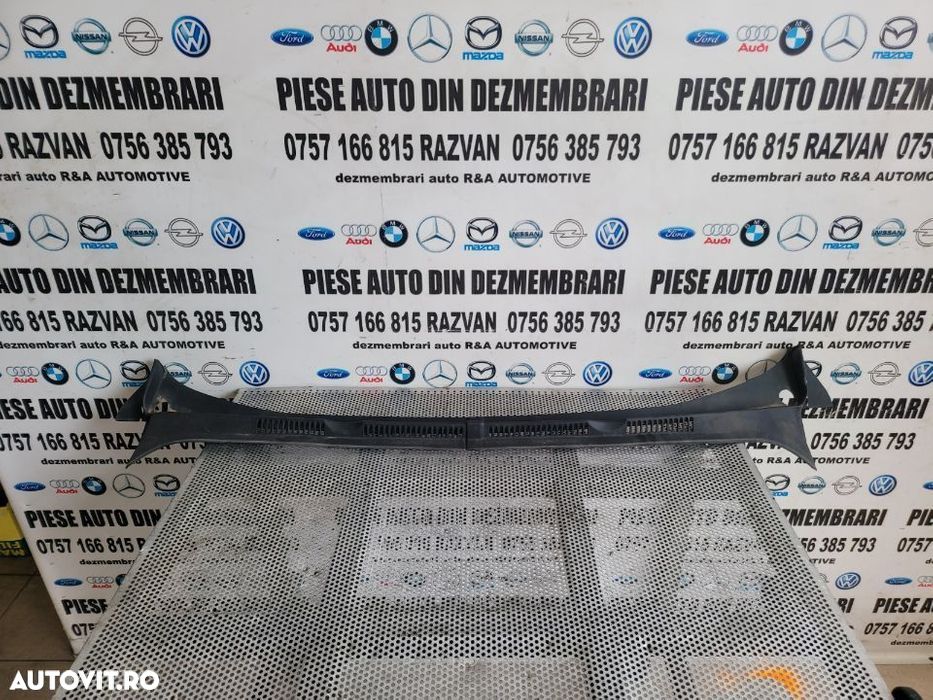 Grila Stergatoare Vw Golf 6 VI Plus An 2008-2013 Volan Stanga Dezmembrez Vw Golf 6 VI Plus - 1