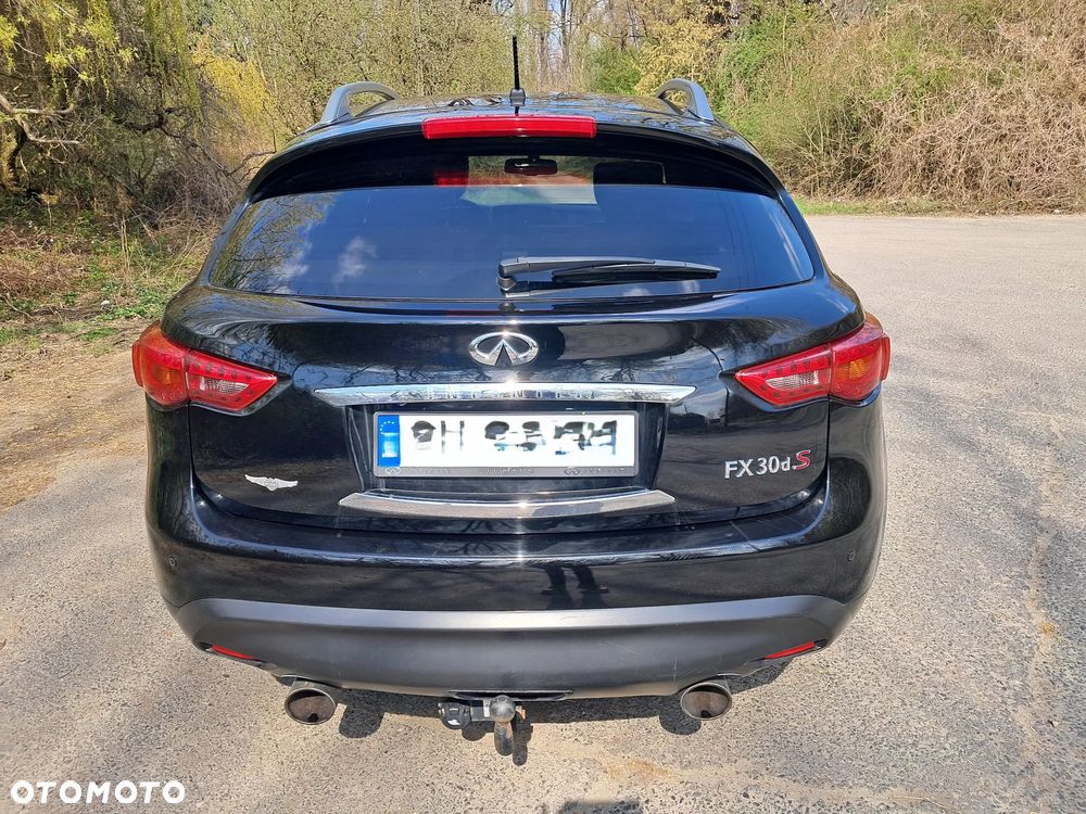 Infiniti FX - 14
