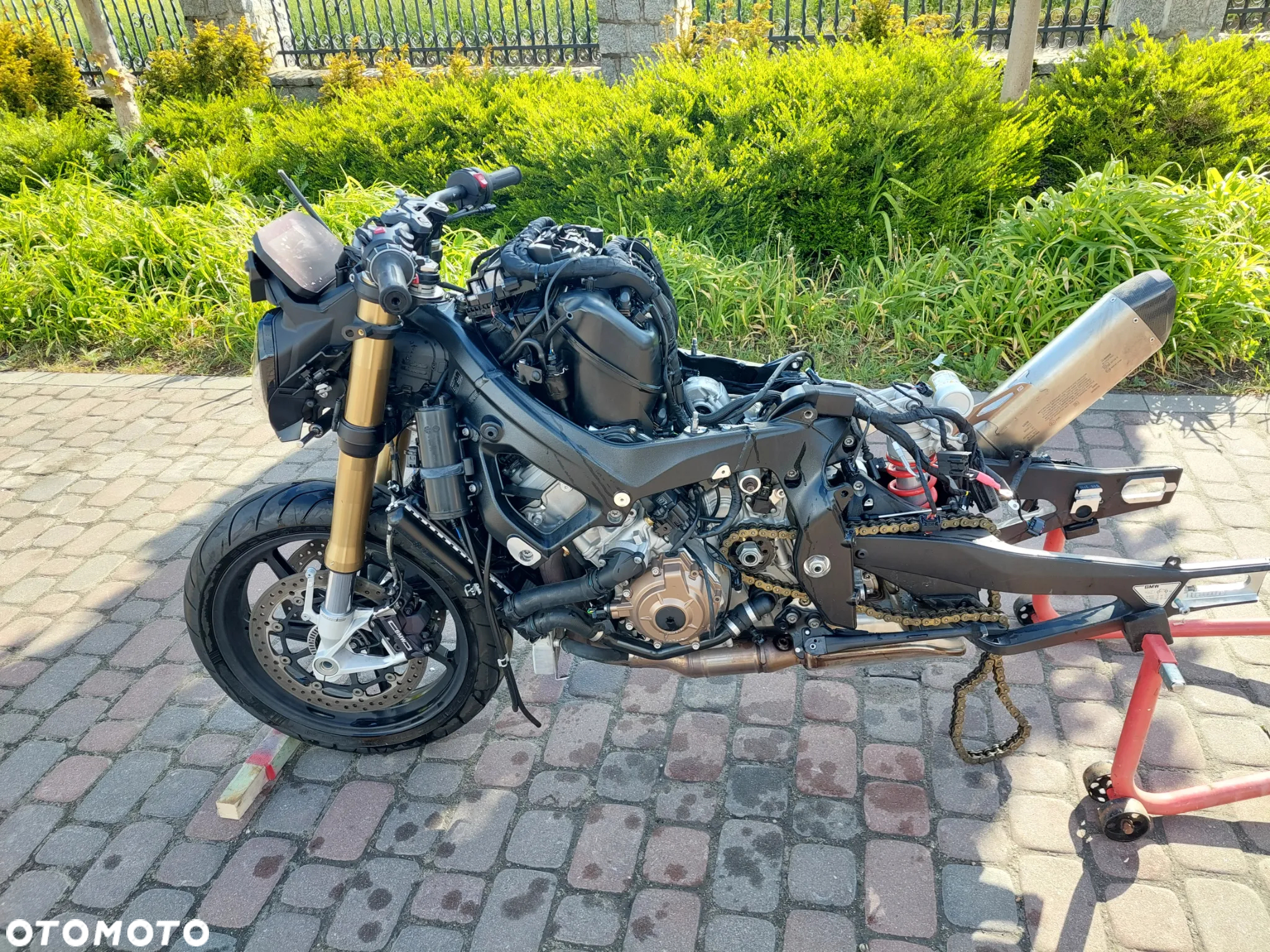 BMW S - 2