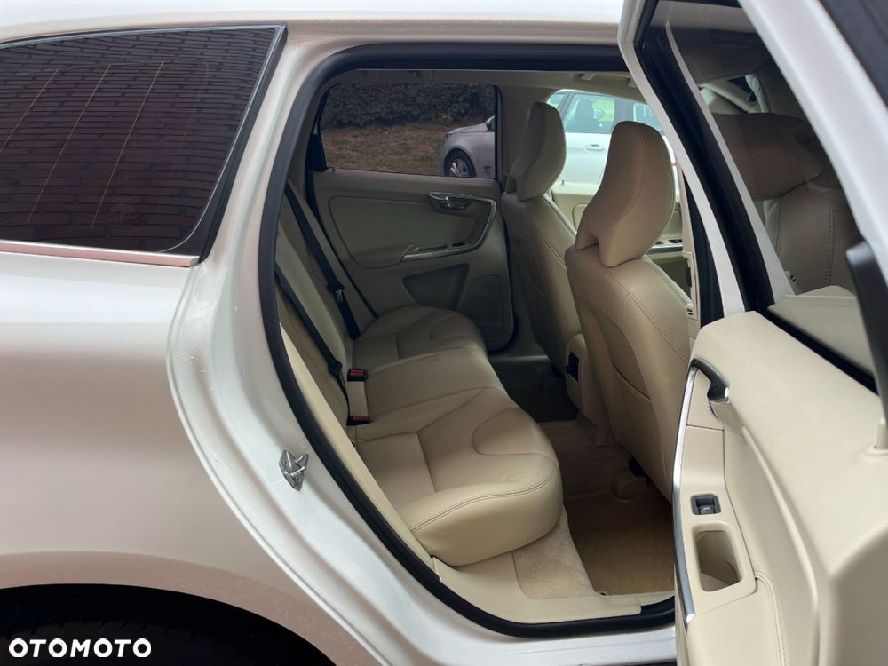 Volvo XC 60 D3 Drive-E Kinetic - 21