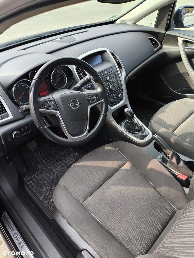 Opel Astra 1.6 Turbo Edition - 18