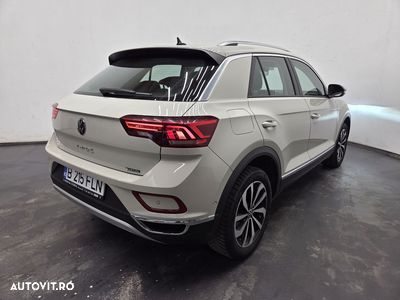 Volkswagen T-Roc - 3