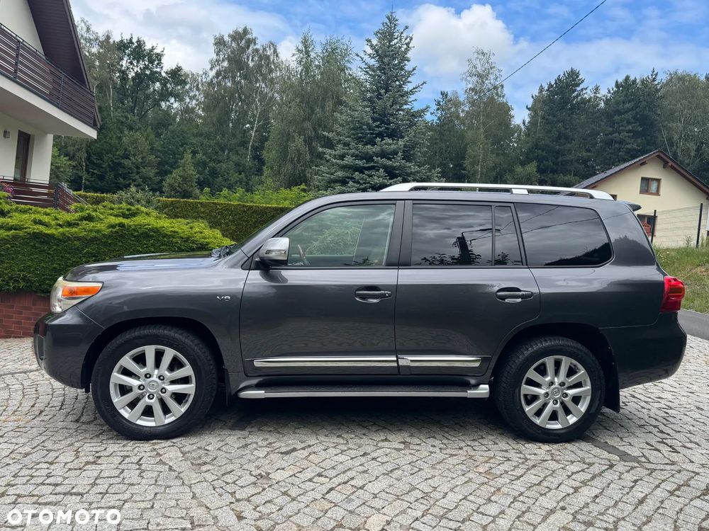 Toyota Land Cruiser - 4