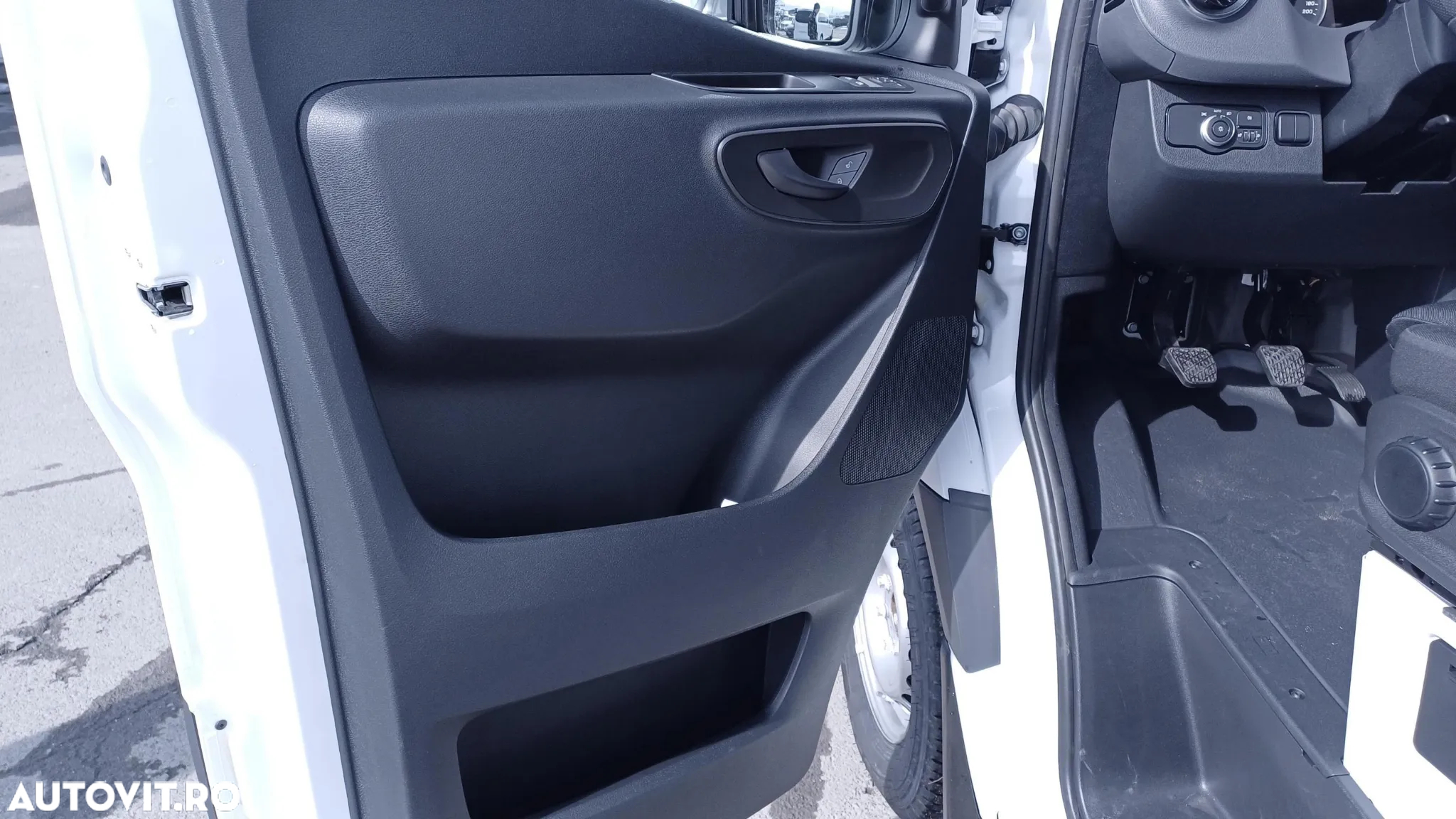 Mercedes-Benz Sprinter (907) 317 CDI furgon extra-lung PRO / RWD / 4325 - 10