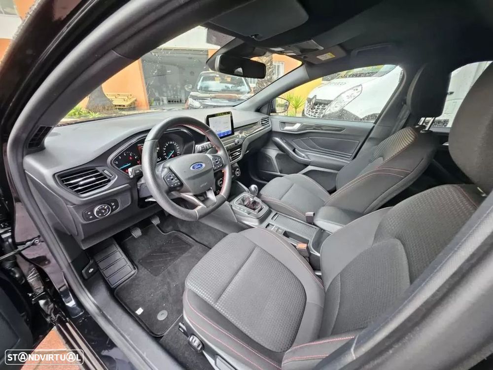 Ford Focus SW 1.0 EcoBoost MHEV ST-Line X - 4