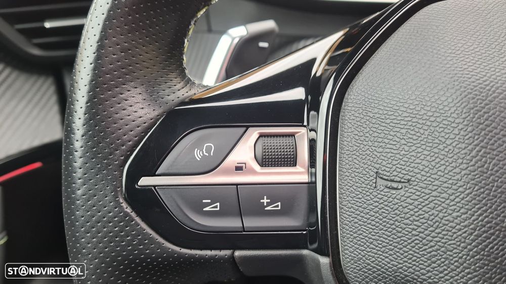 Peugeot 2008 1.5 BlueHDi GT EAT8 - 17