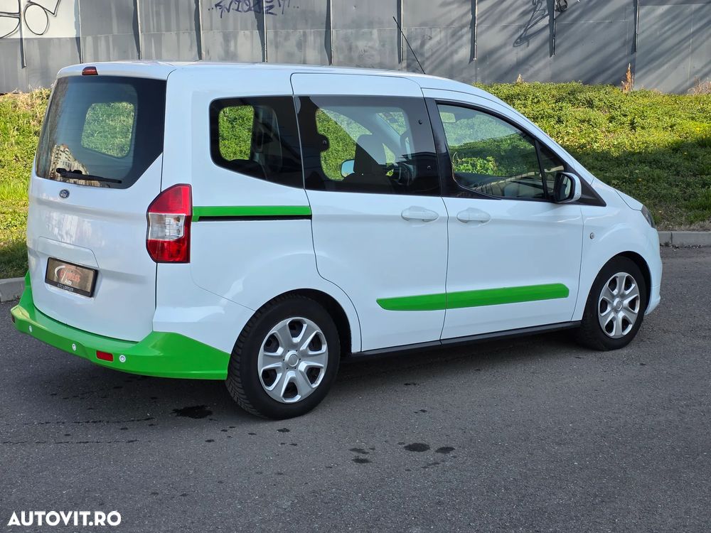 Ford Tourneo Courier 1.5 TDCi Titanium - 3