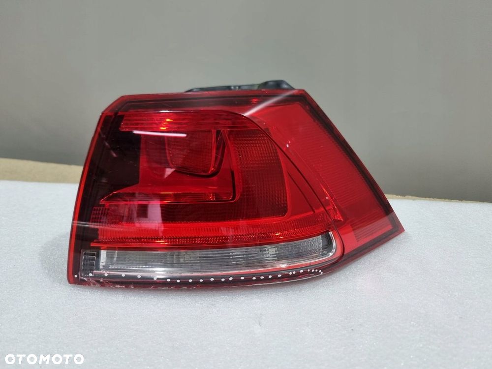 LAMPA PRAWA TYŁ VW GOLF VII USZKODZONA - 1