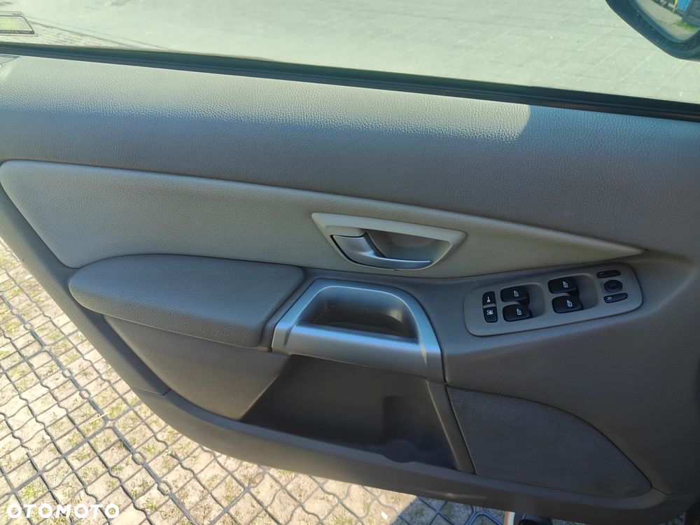 Volvo XC 90 D5 Momentum - 28