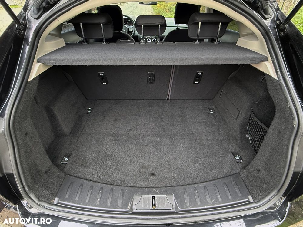 Jaguar E-Pace D150 - 14