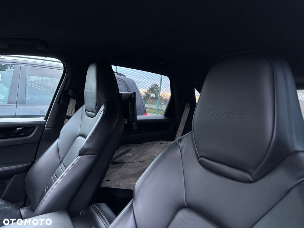 Porsche Cayenne Turbo Tiptronic S - 11