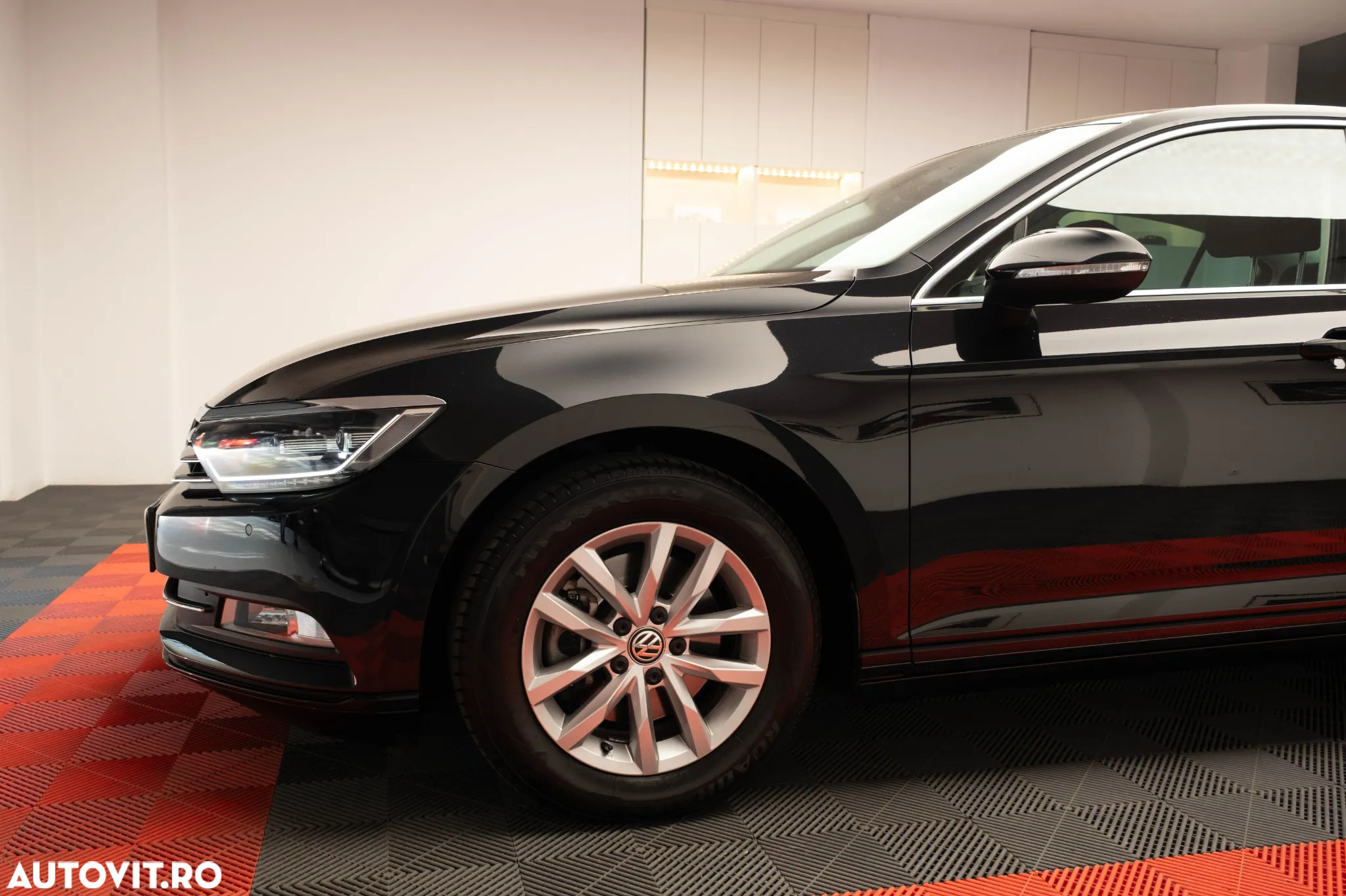 Volkswagen Passat 1.6 TDI DSG Trendline - 9