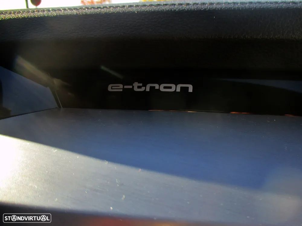 Audi Q8 e-Tron Sportback 50 quattro S line - 23