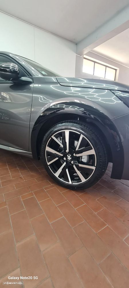 Peugeot 208 1.2 PureTech Allure Pack EAT8 - 5