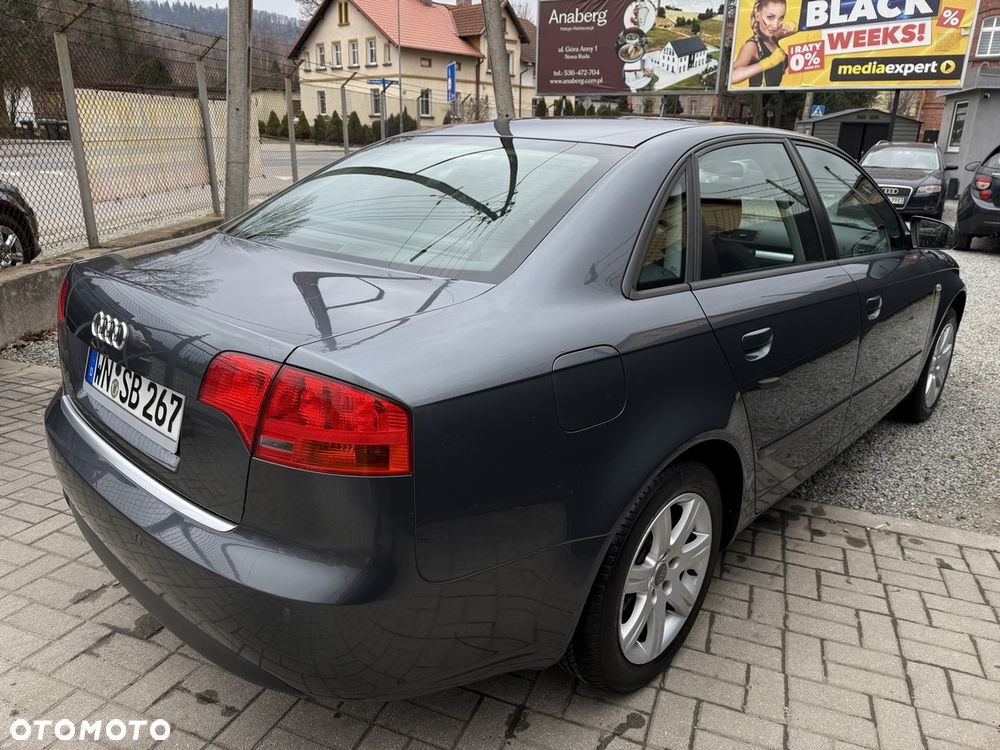 Audi A4 Limousine - 12