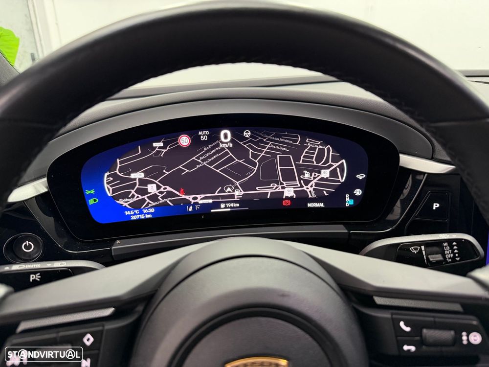 Porsche Macan Electric 4 - 11