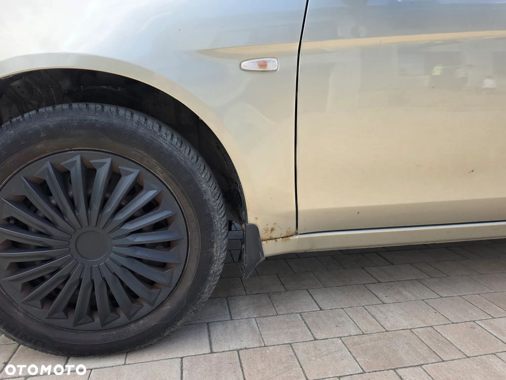 Mitsubishi Lancer 1.5 Inform - 3