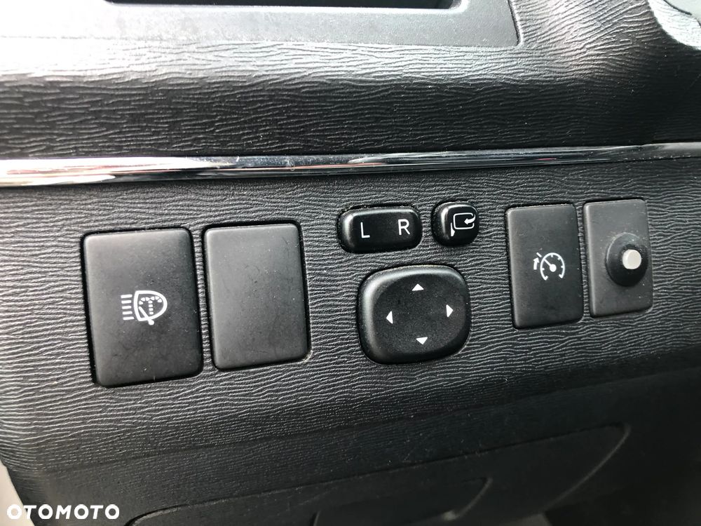 Toyota Avensis 2.0 D-4D Sol plus - 21