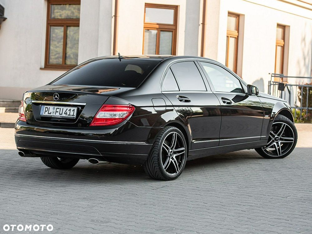 Mercedes-Benz Klasa C 350 CDI DPF 7G-TRONIC BlueEFFICIENCY Avantgarde - 16