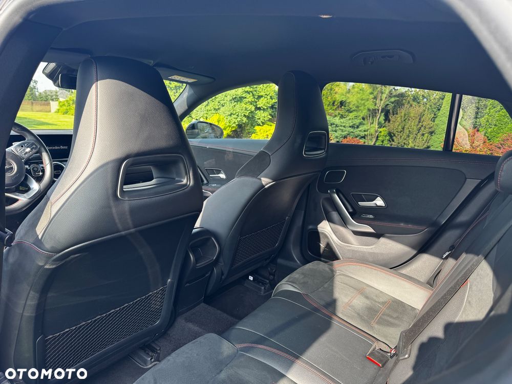 Mercedes-Benz CLA 250 4-Matic 7G-DCT - 10