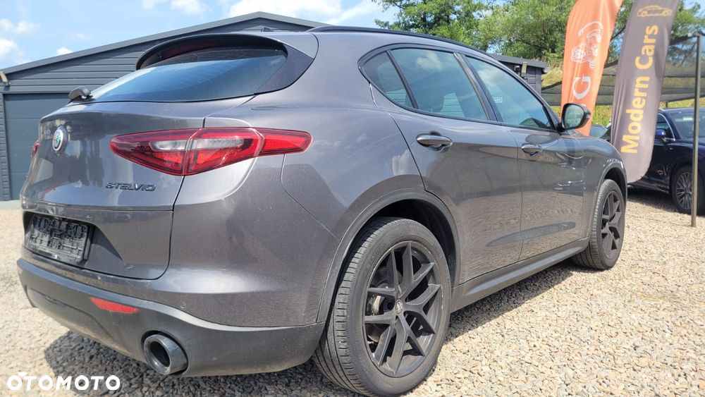 Alfa Romeo Stelvio 2.0 Turbo 16V AT8-Q4 B-Tech - 4