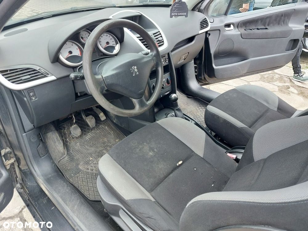 Peugeot 207 - 9