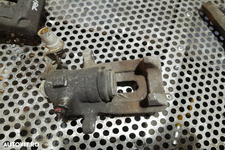 Etrier spate dreapta Peugeot 407 1 [2004 - 2010] Sedan 2.0 HDi MT (13 - 3