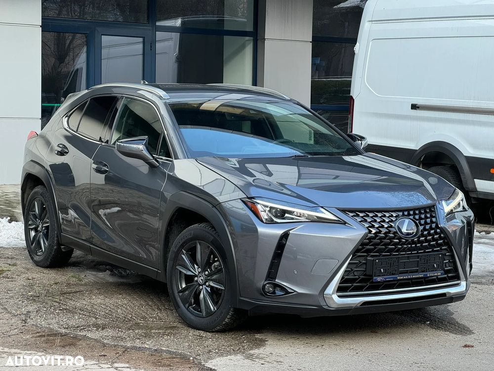 Lexus UX 250h FWD Executive - 3
