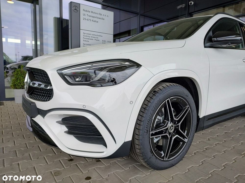 Mercedes-Benz GLA - 15