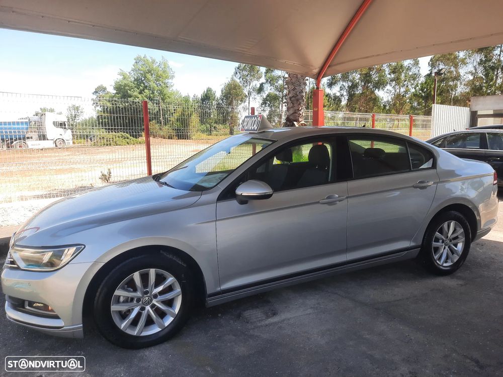VW Passat 1.6 TDI BlueMotion - 10
