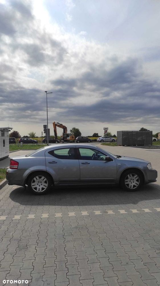 Dodge Avenger - 2