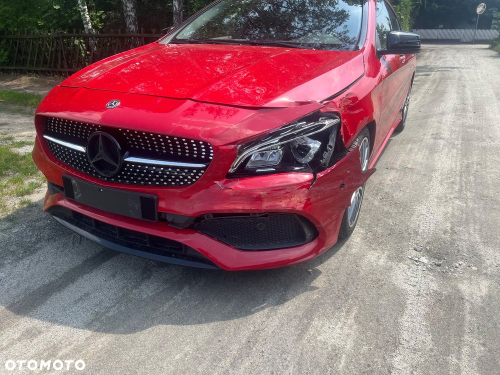 Mercedes-Benz CLA 200 7G-DCT UrbanStyle Edition - 10