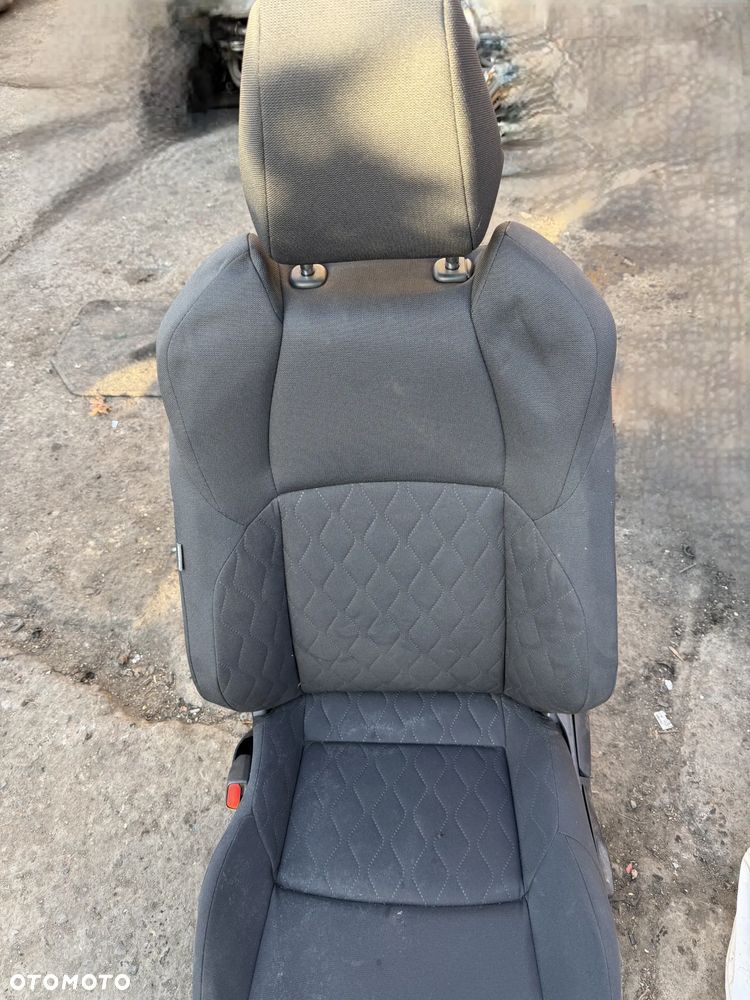 Fotele przód tył kanapa komplet Toyota Corolla Cross 2025r - 9