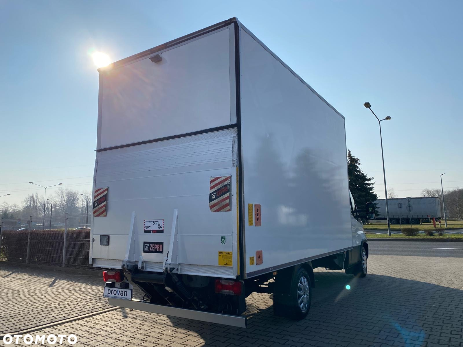 Iveco DAILY 35-160 HI-MATIC KONTENER WINDA WYSOKOŚĆ KONTENERA 2,5 M - 12