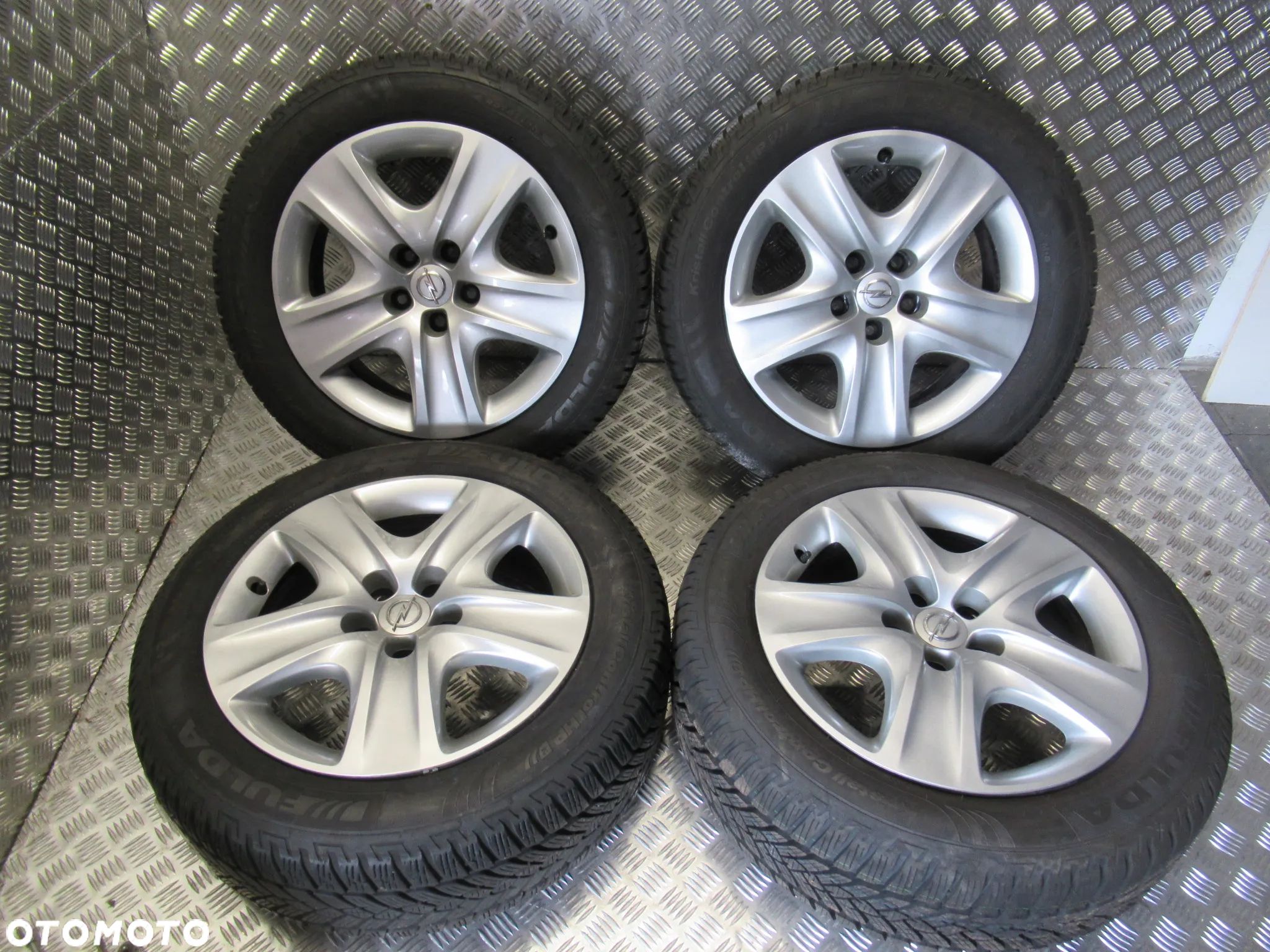 Koła Opel Ampera-e Insignia B Astra J Zafira 7Jx17 et44 5x115 7,6mm CZUJNIKI - 1