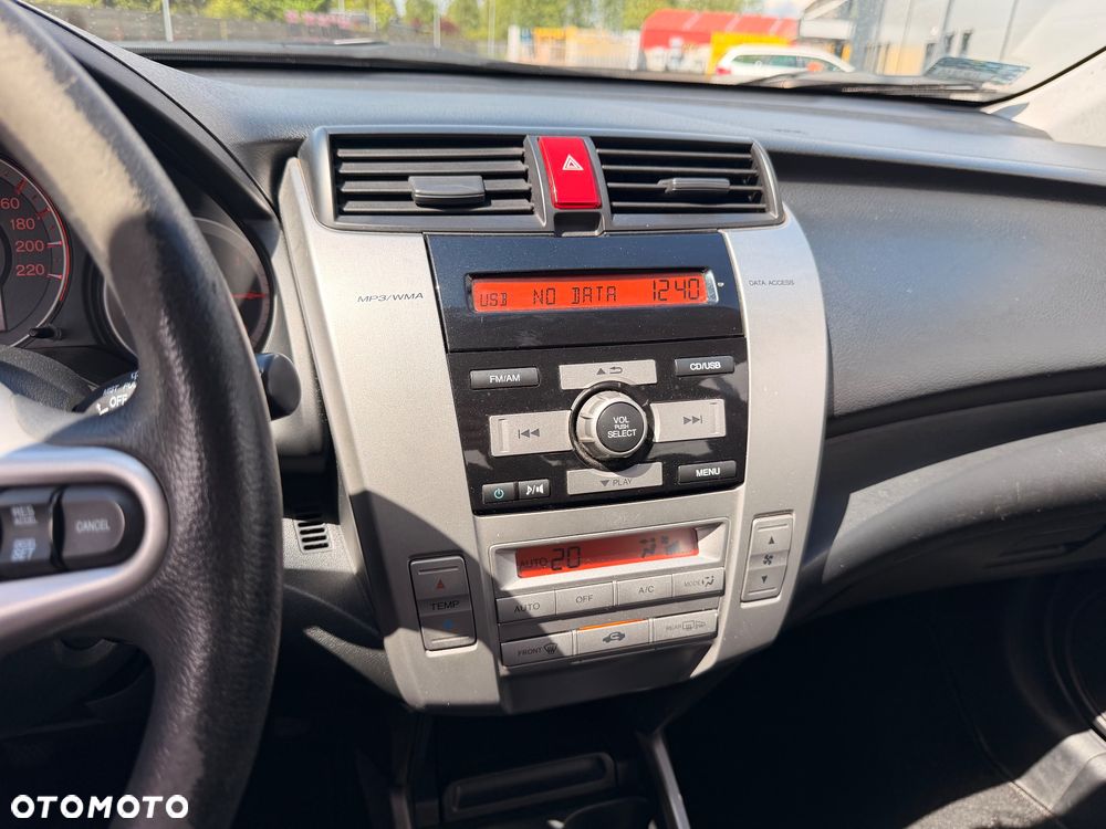 Honda City 1.4 Comfort - 11