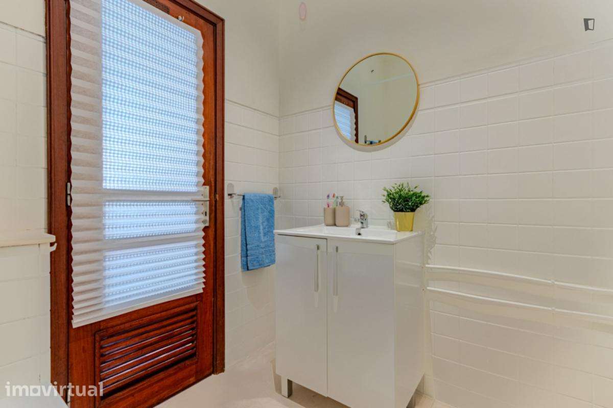 Quarto - localizado em Santo Ildefonso Porto - Grande imagem: 3/32