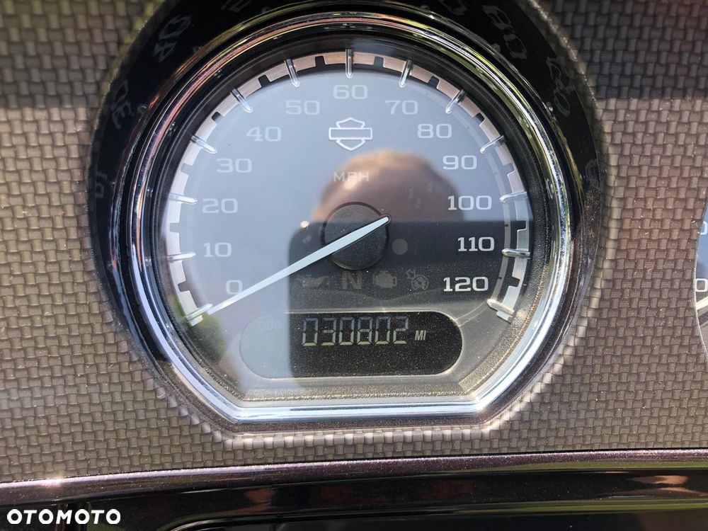 Harley-Davidson CVO Street Glide - 7