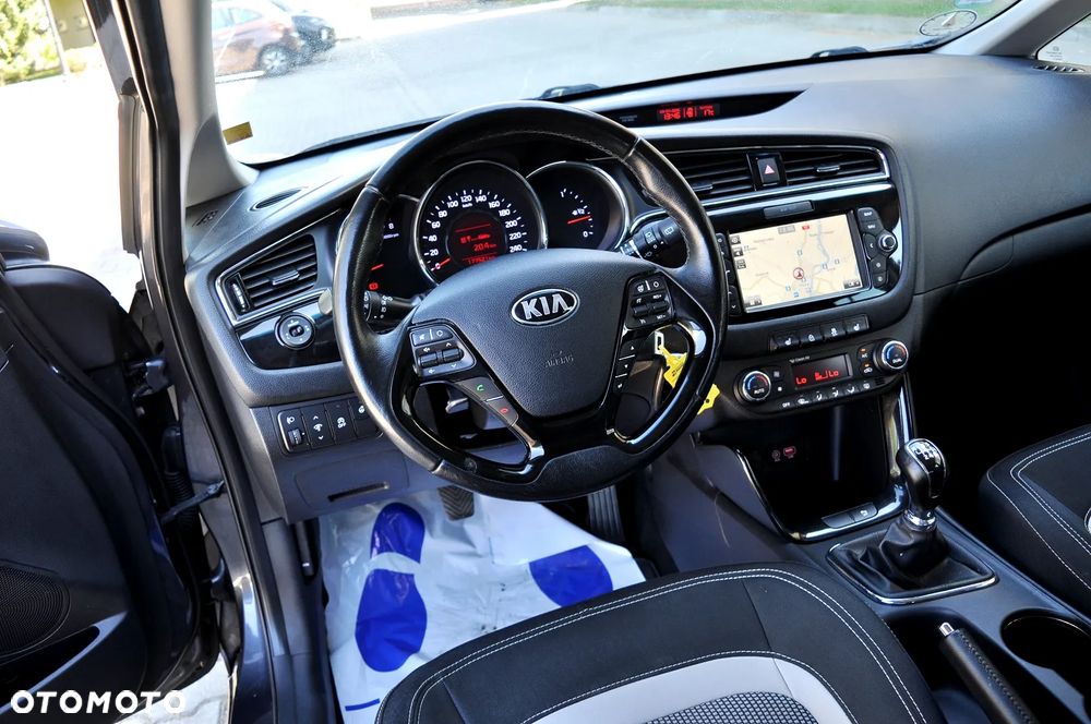 Kia Ceed 1.4 CVVT Dream Team Edition - 6