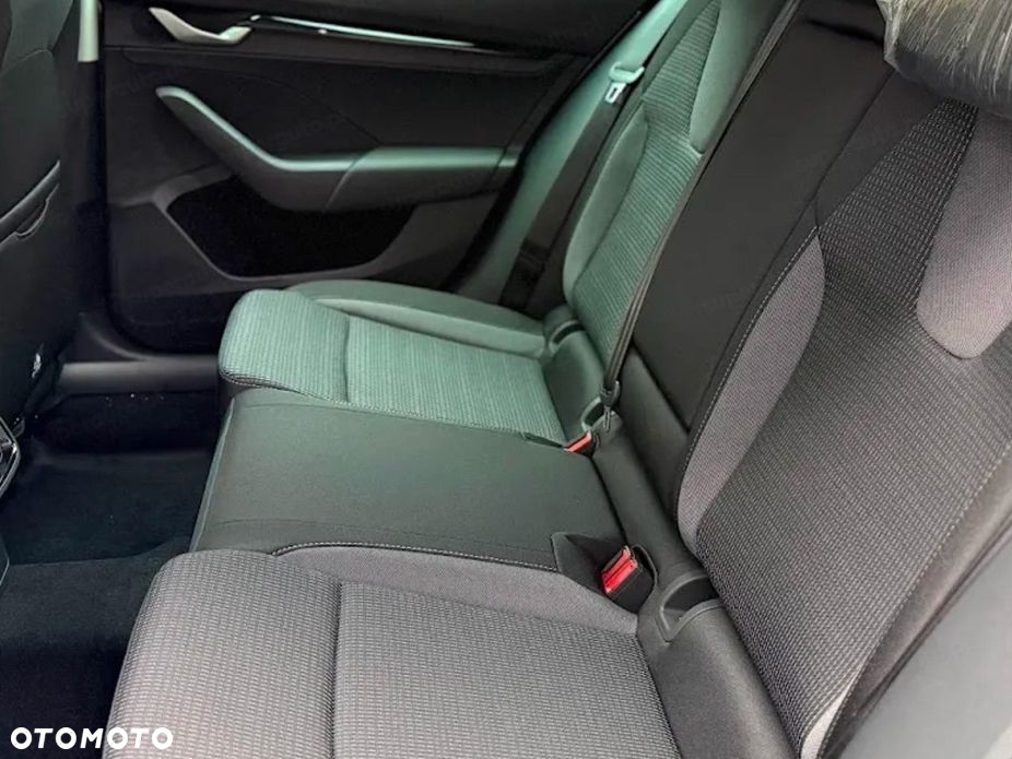 Skoda Octavia 2.0 TDI Edition 130 Selection DSG - 8