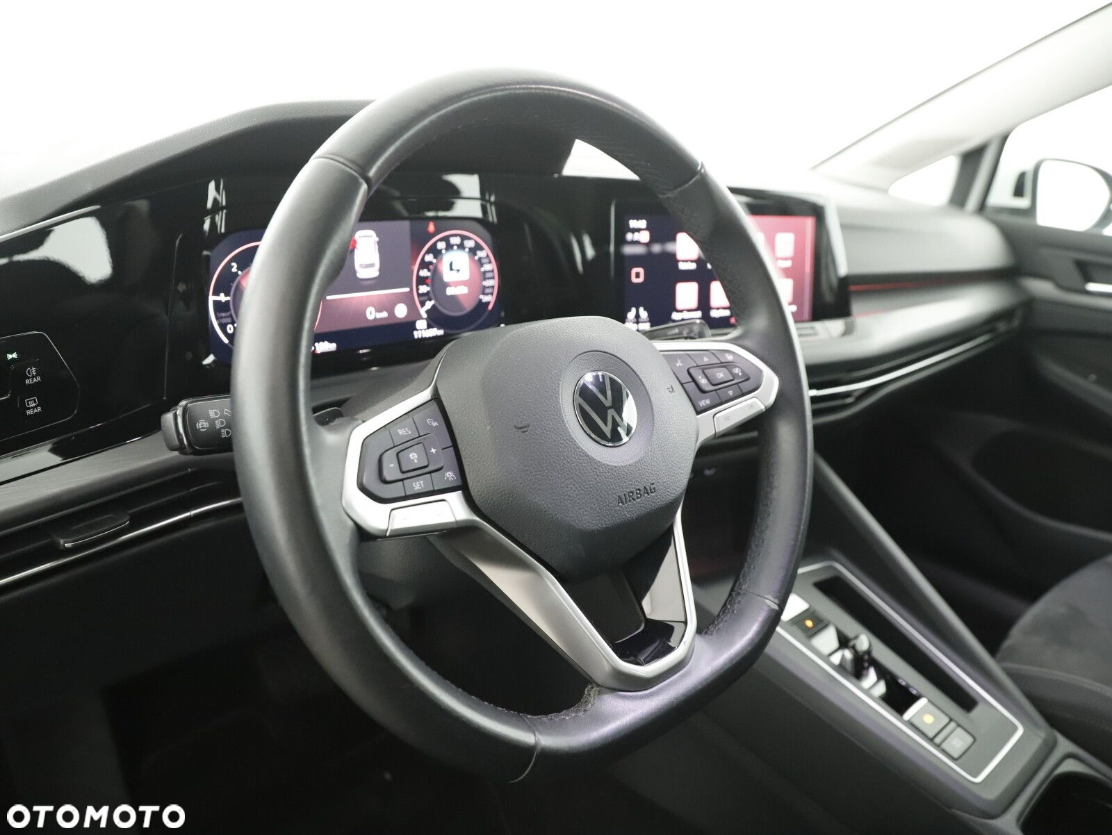 Volkswagen Golf - 8