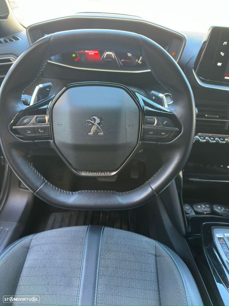 Peugeot 2008 1.2 PureTech Allure Pack EAT8 - 11